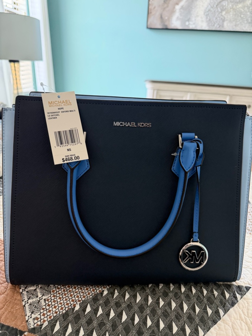 💙 NWT Michael Kors Two-Tone Navy and Light Blue Saffiano Tote